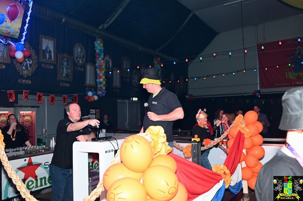 ../Images/Kick off 2025 238.jpg
